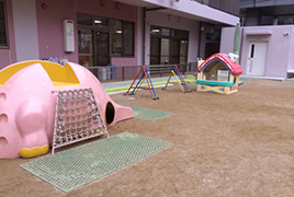 安佐南区 伴保育園 園庭