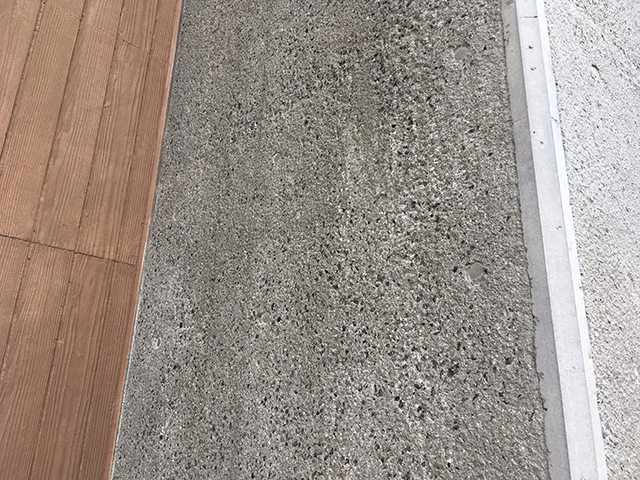 愛宕山文化交流センター新築工事　ビシャン斫り