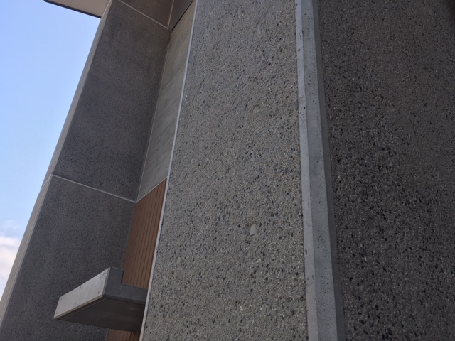 愛宕山文化交流センター新築工事　ビシャン斫り