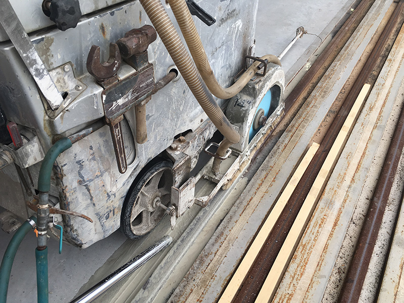 中日本航空 カッター工事