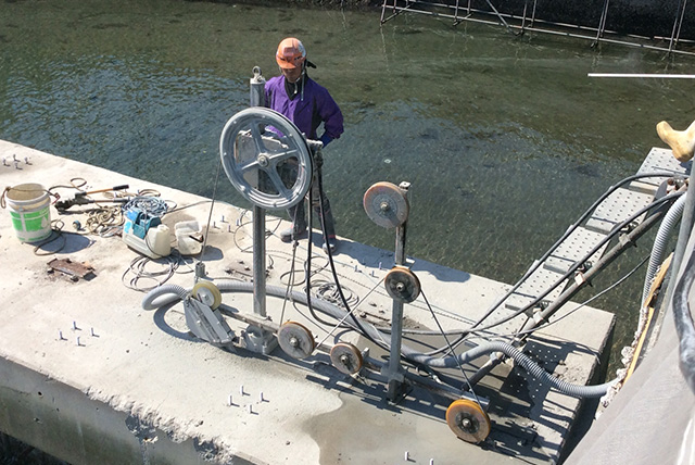 宝橋橋梁補修工事（乾式ワイヤーソー工事）